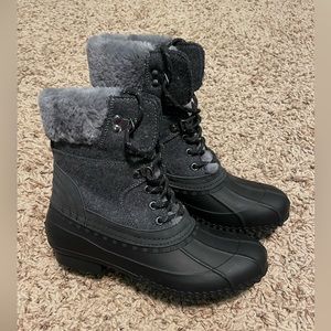 TOMMY HILFIGER RAINAH WINTER LACE UP DUCK BOOTS
